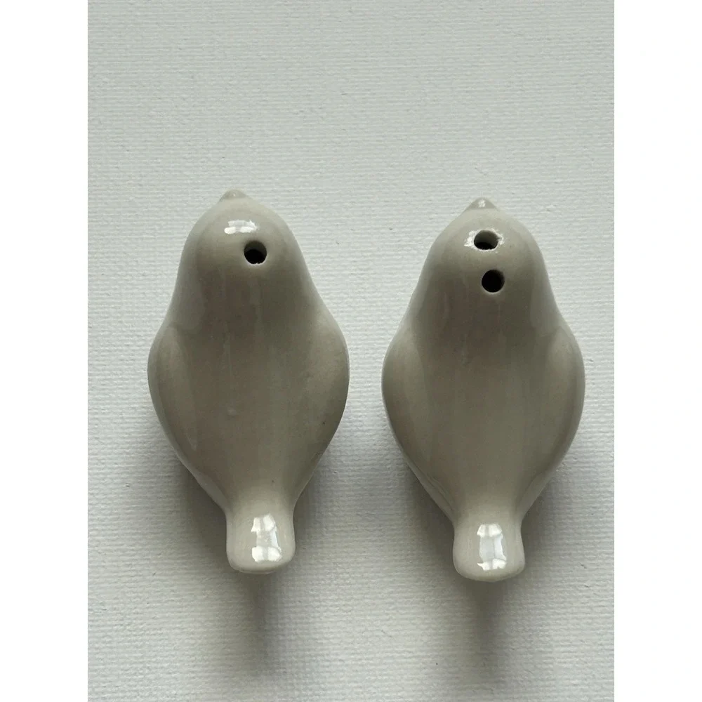 MCM Minimalist White Porcelain Love Bird Salt & Pepper Shakers Set EUC